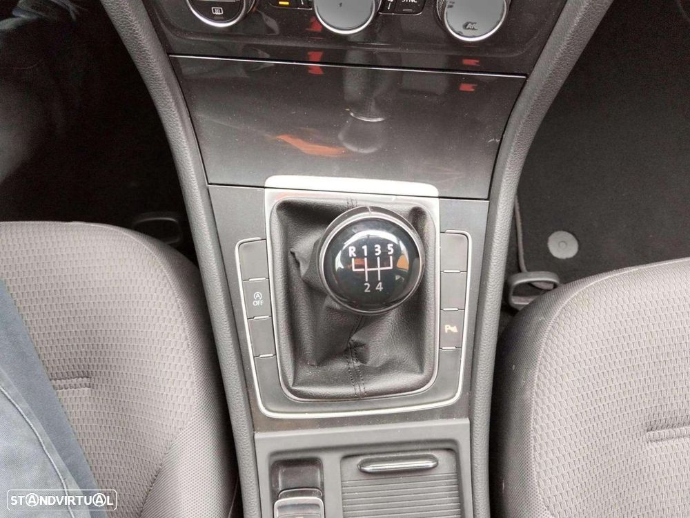 VW Golf Variant 1.6 TDi Confortline - 17