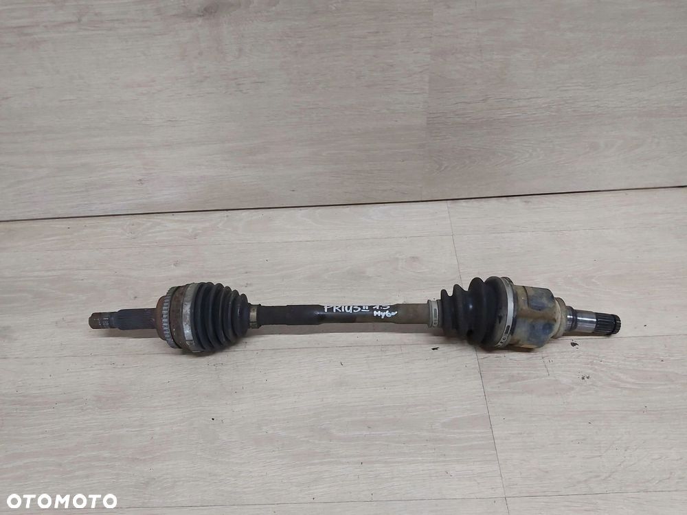 Toyota Prius II 1,5 półoś lewa przegub - 1