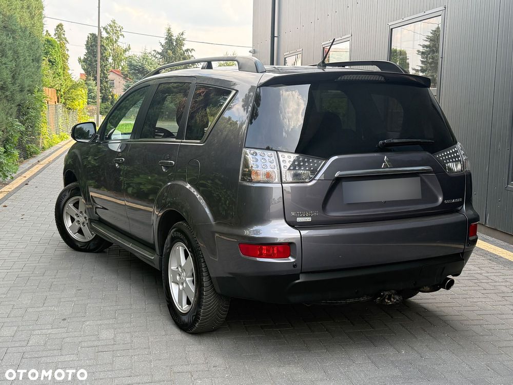 Mitsubishi Outlander 2.0 2WD CVT Invite - 11