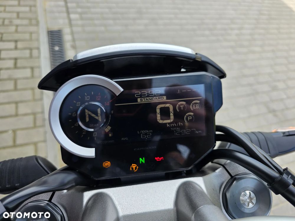 Honda CB - 32