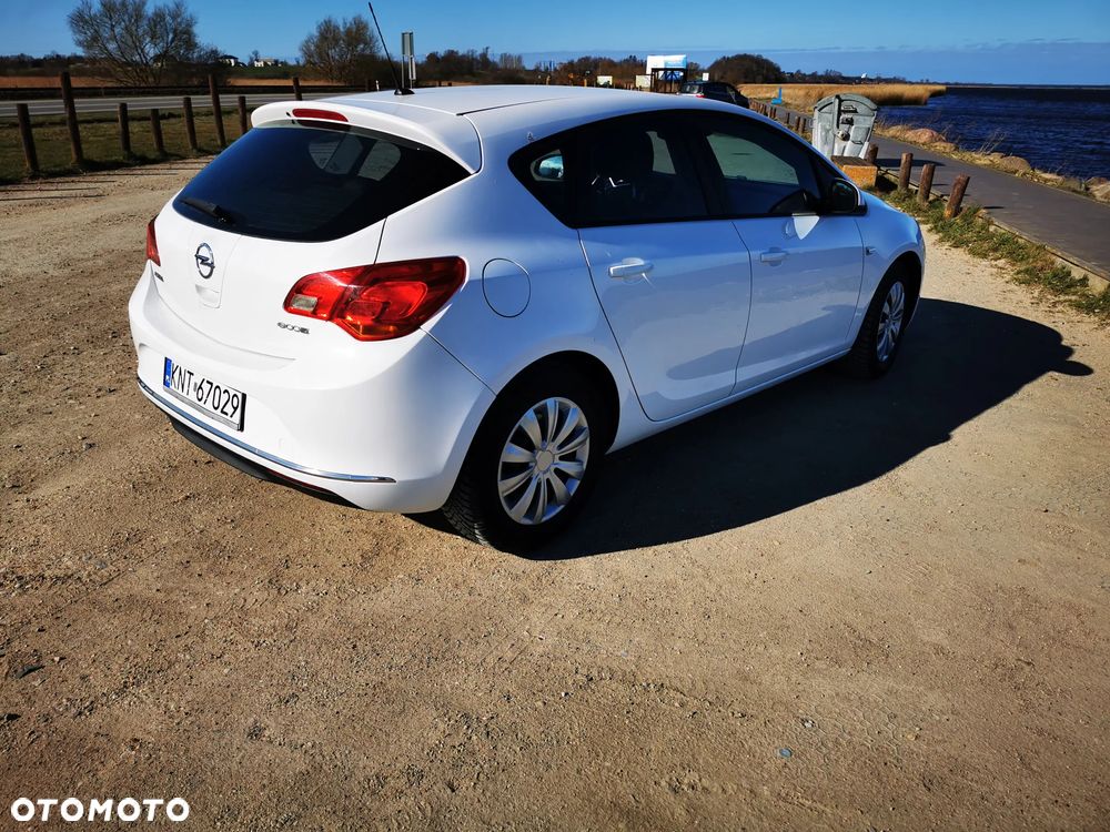 Opel Astra 1.6 CDTI Enjoy - 10
