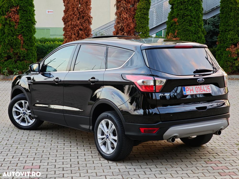 Ford Kuga 2.0 TDCi Powershift 4WD Titanium - 3