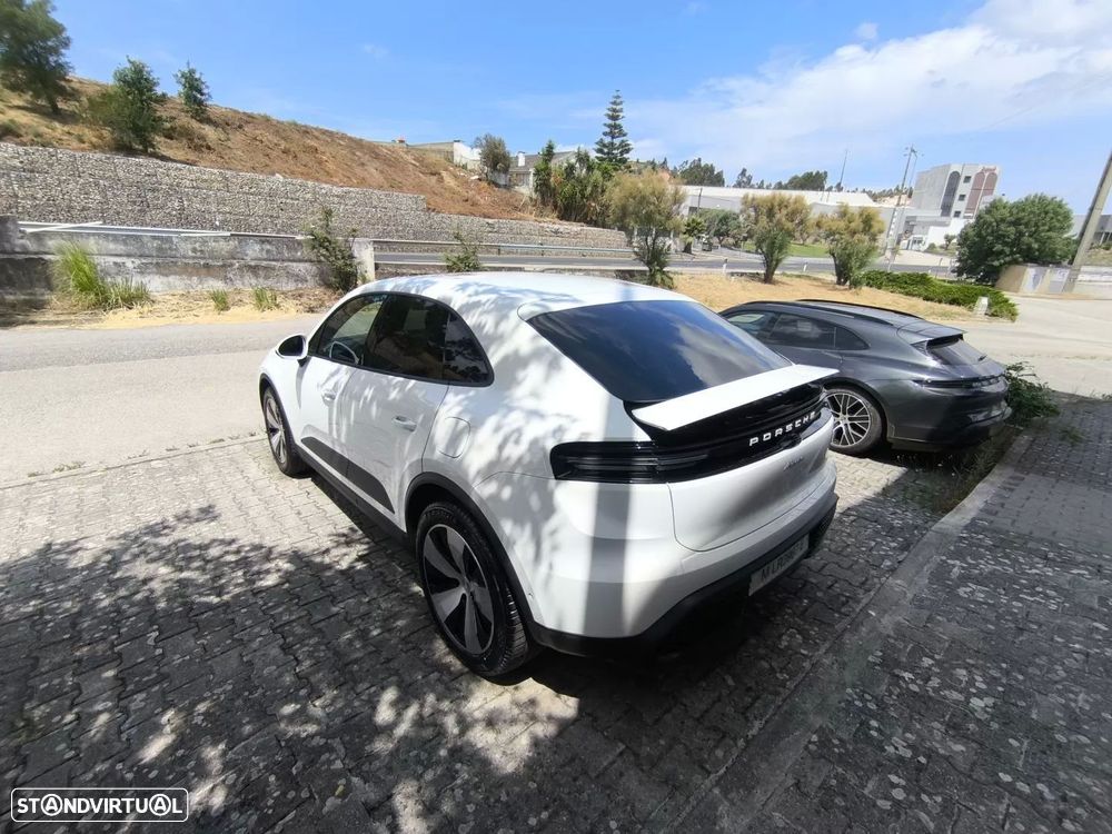 Porsche Macan Electric - 3