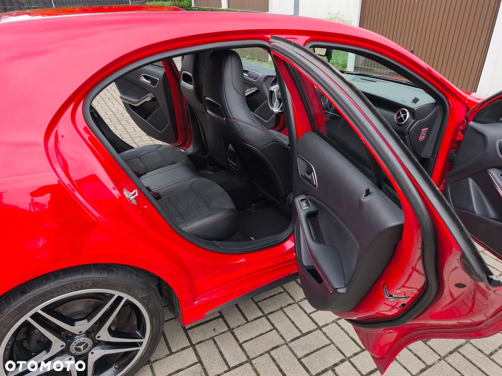 Mercedes-Benz Klasa A 180 (BlueEFFICIENCY) 7G-DCT AMG Sport - 32