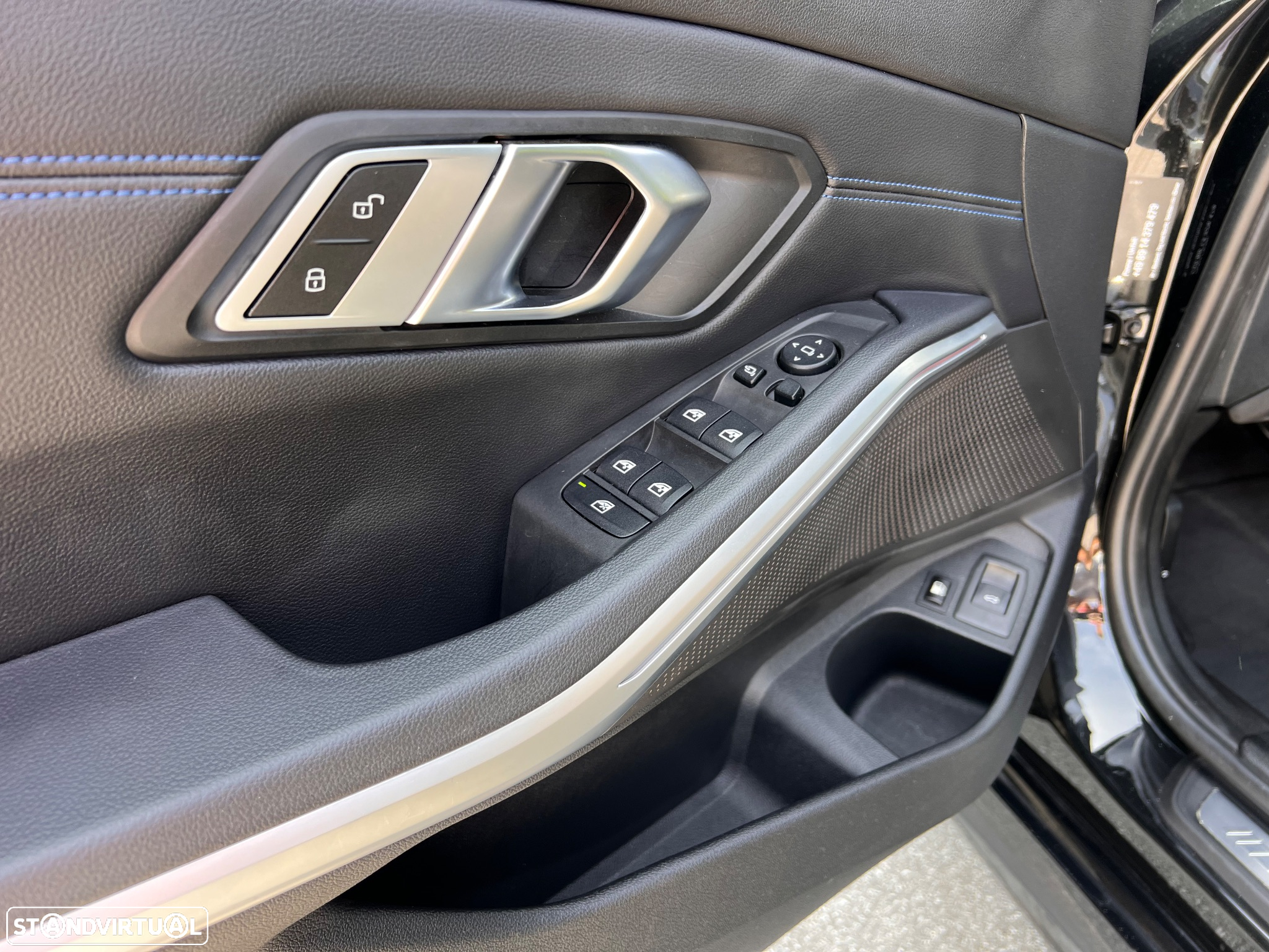 BMW 330 e Touring Pack M Auto - 19