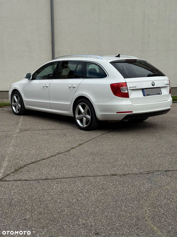 Skoda Superb 2.0 TDI Elegance DSG - 3