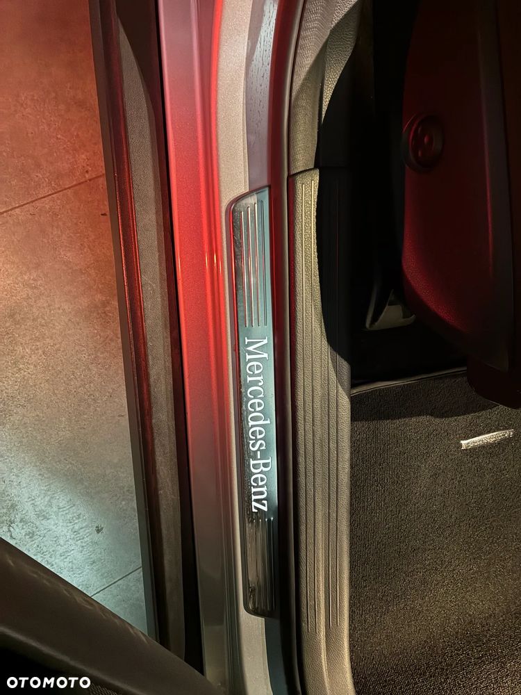 Mercedes-Benz GLA 250 4Matic 7G-DCT UrbanStyle Edition - 22
