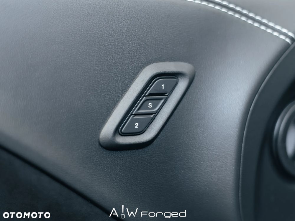 Dodge Challenger 6.2 Hellcat - 25