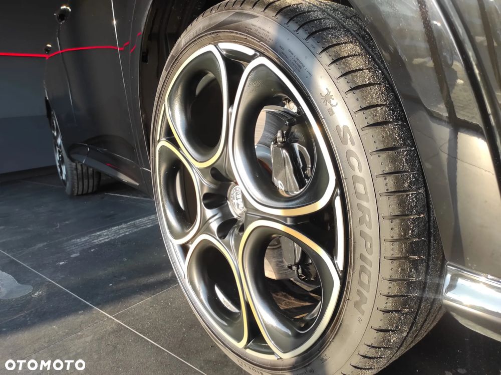 Alfa Romeo Tonale 1.5 T4 GSE mHEV Intensa DCT - 8