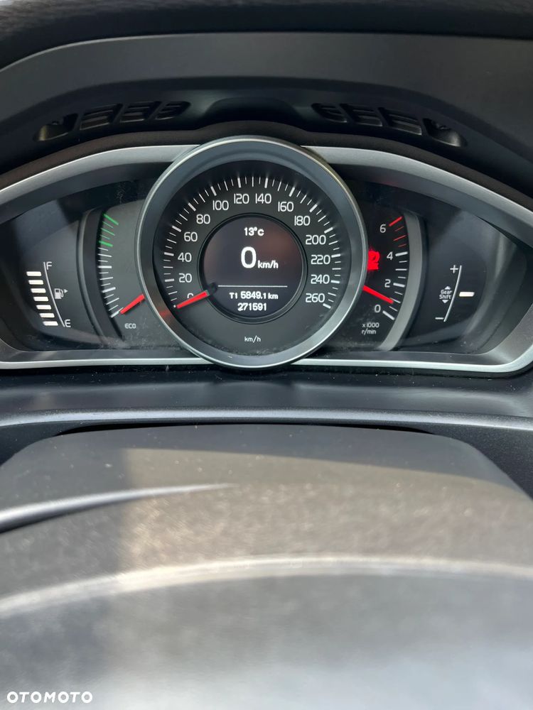 Volvo V40 D2 Drive-E Momentum - 16