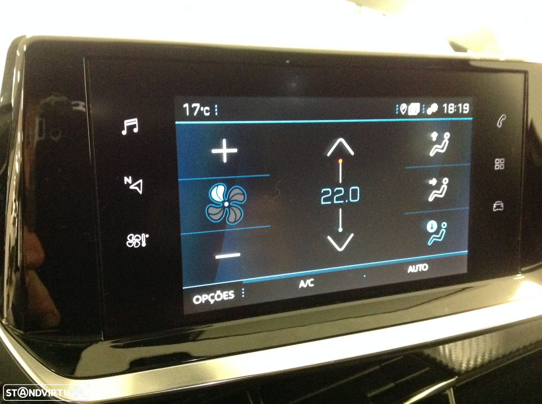 Peugeot 2008 1.2 PureTech Allure - 32