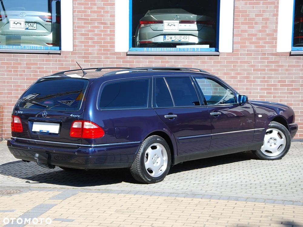 Mercedes-Benz Klasa E 320 T 4-Matic Avantgarde - 27