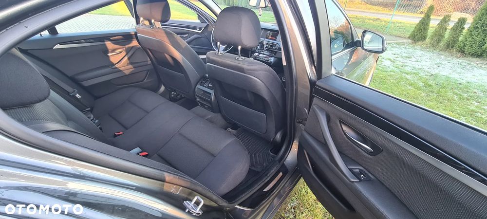 BMW Seria 5 518d - 12