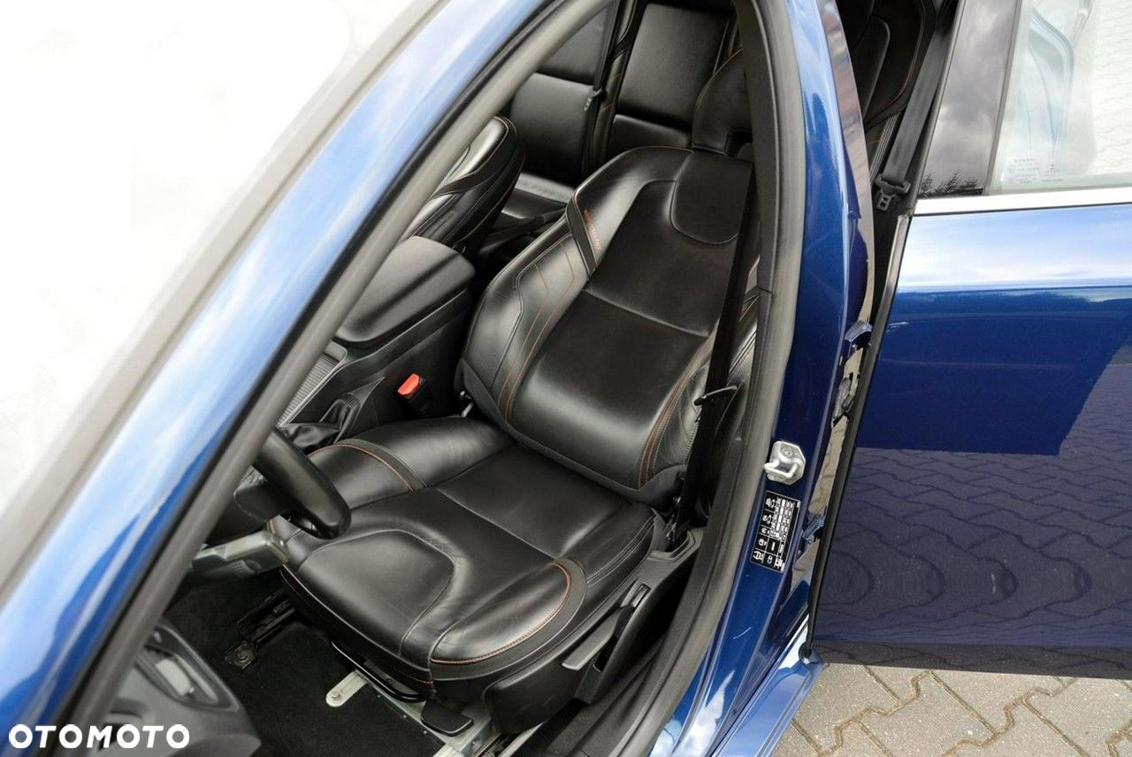 Volvo V40 D4 Ocean Race - 24