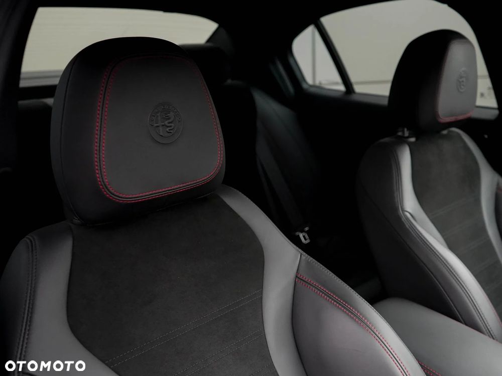 Alfa Romeo Giulia 2.0 Turbo Veloce Q4 - 25