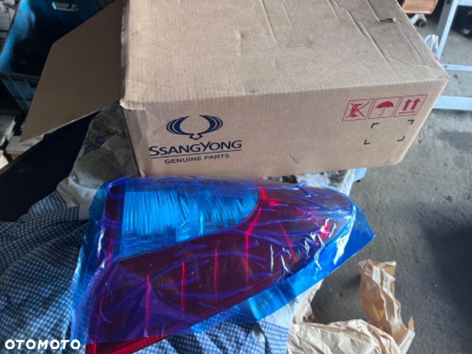 Lampa prawa tylna nowa oryginał ssangyong actyon sport - 2