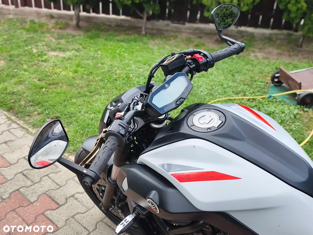 Yamaha MT - 24