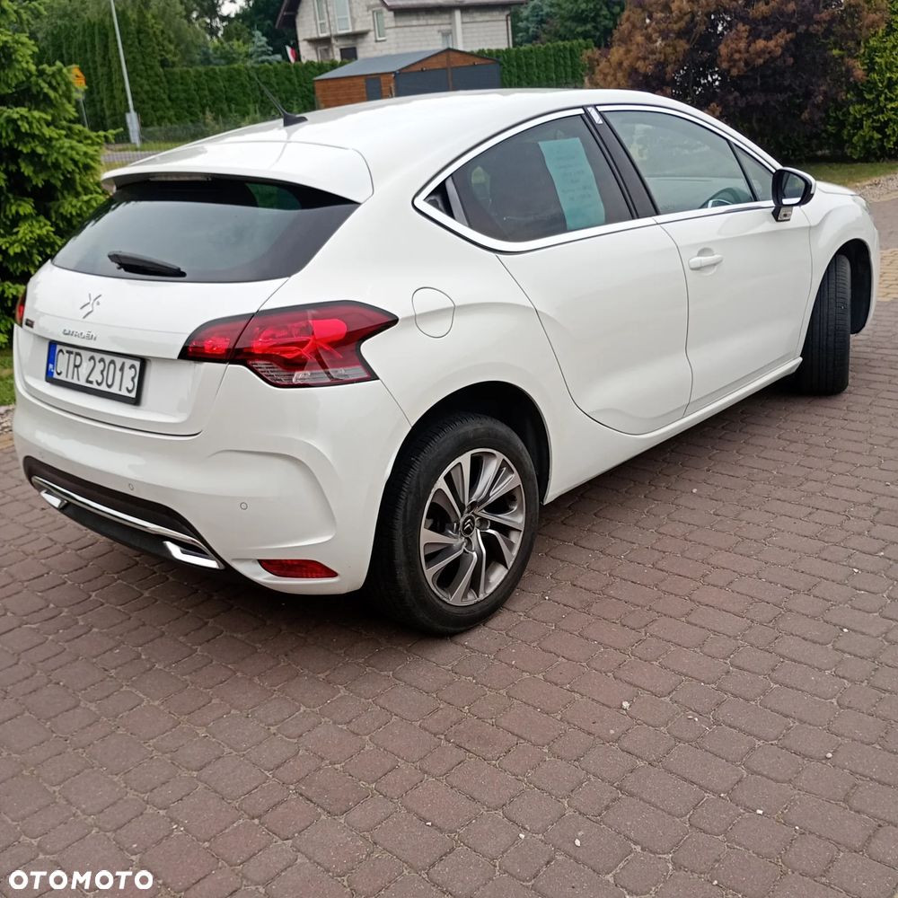 Citroën DS4 e-HDi 115 Chic - 23