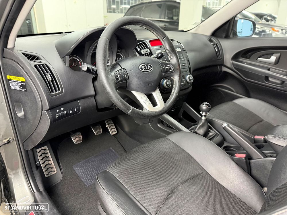 Kia Ceed SW 1.6 CRDi TX ISG - 13