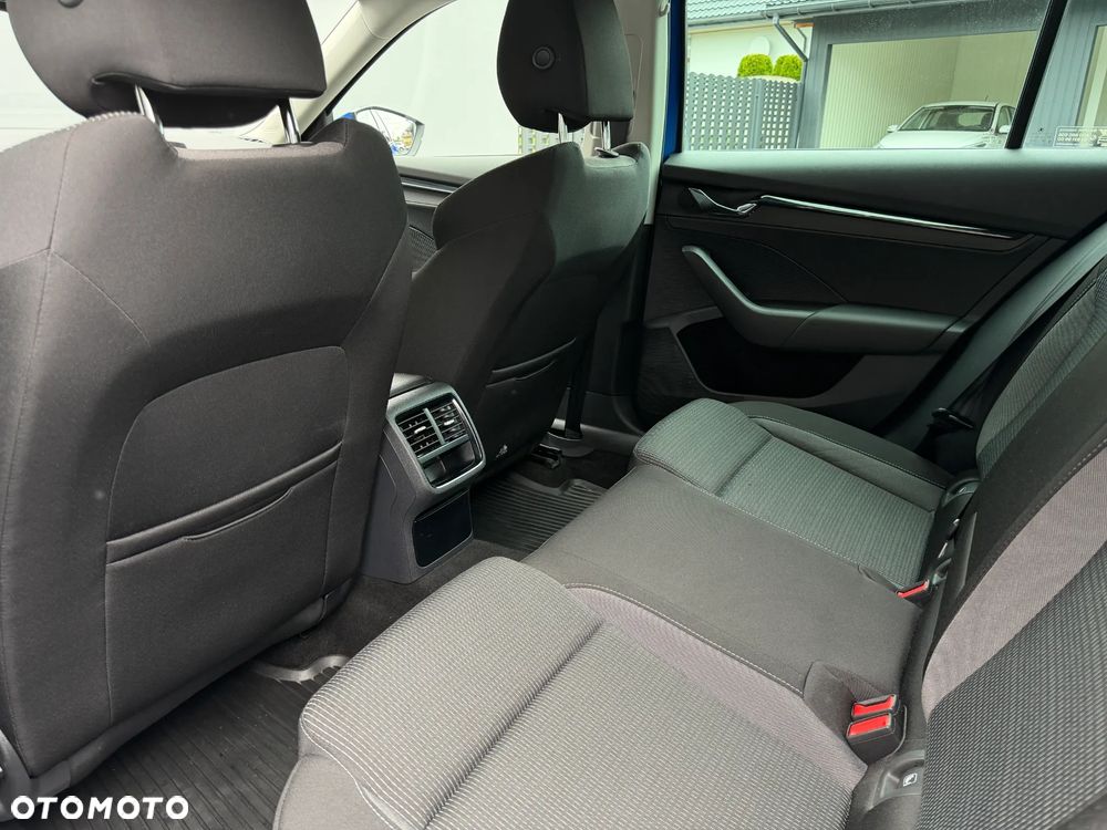 Skoda Octavia 2.0 TDI Ambition DSG - 24