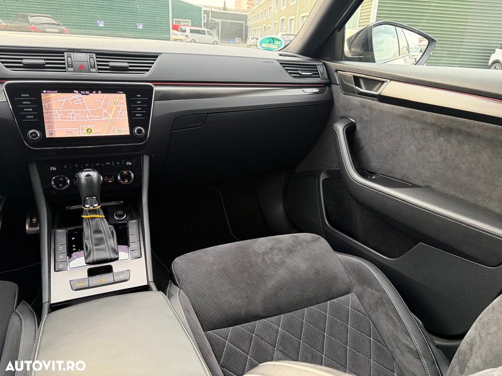 Skoda Superb 2.0 TDI DSG Sportline - 20