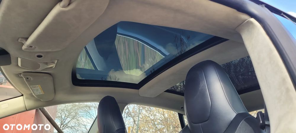 Tesla Model S - 13