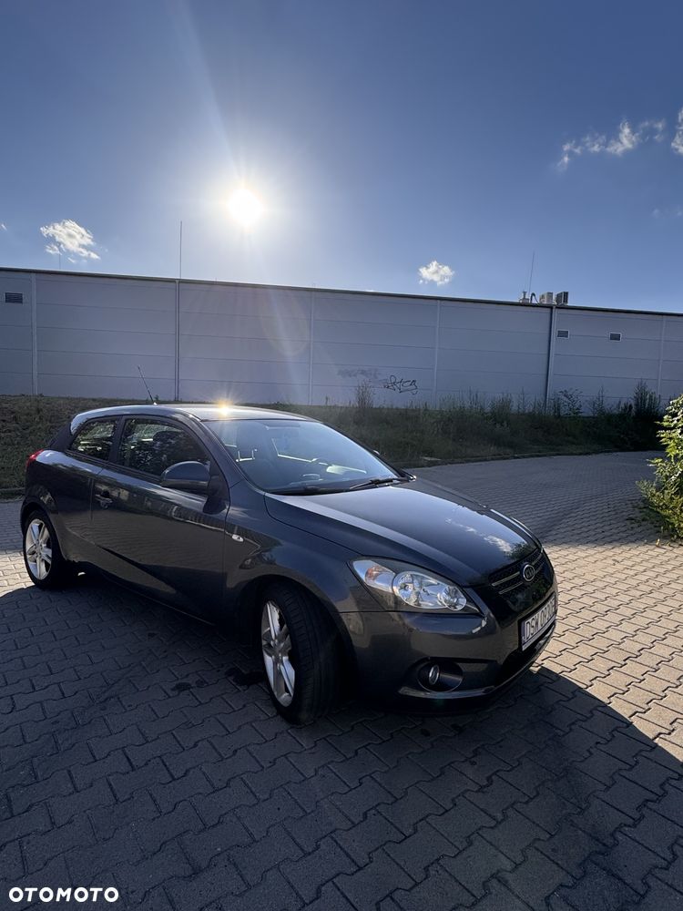 Kia Ceed - 1