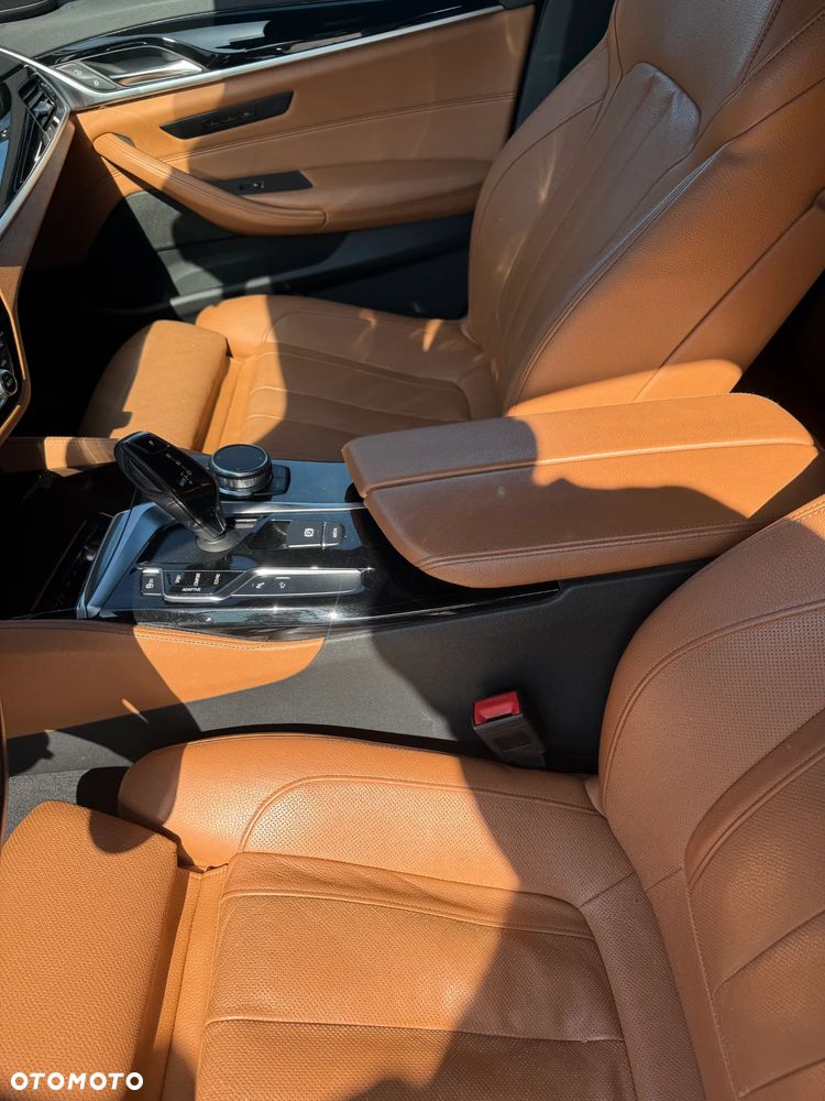 BMW Seria 5 530i xDrive - 8