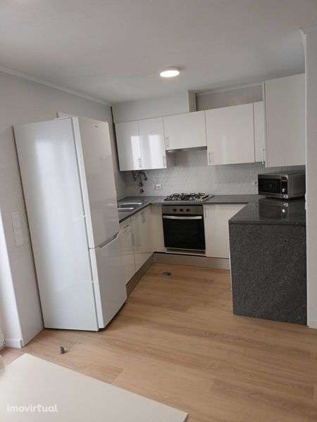 Arrenda-se vivenda T2 mobilada na quinta D. João - Grande imagem: 3/11