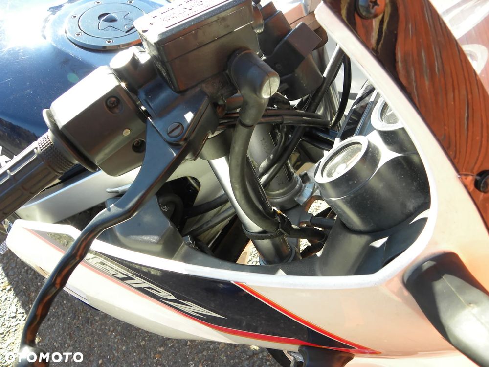 Kawasaki GPZ - 16