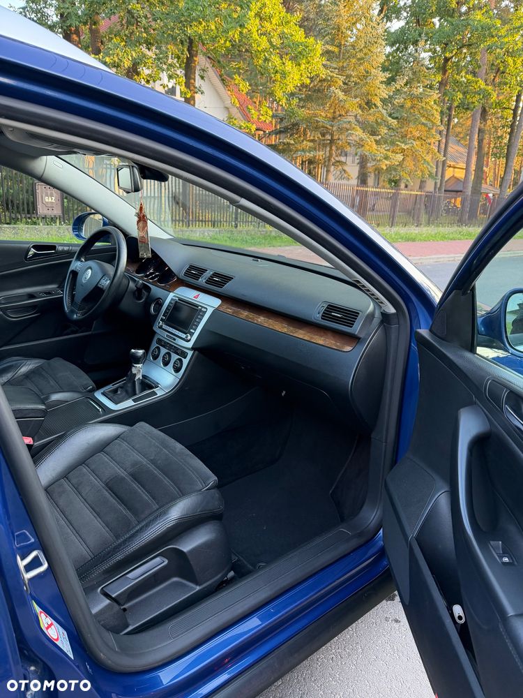 Volkswagen Passat 2.0 TDI DPF Highline - 14