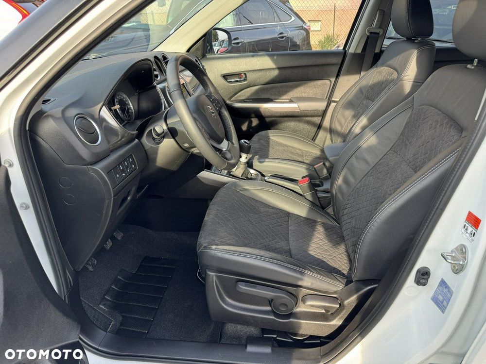 Suzuki Vitara 1.4 Boosterjet SHVS Premium 4WD - 11