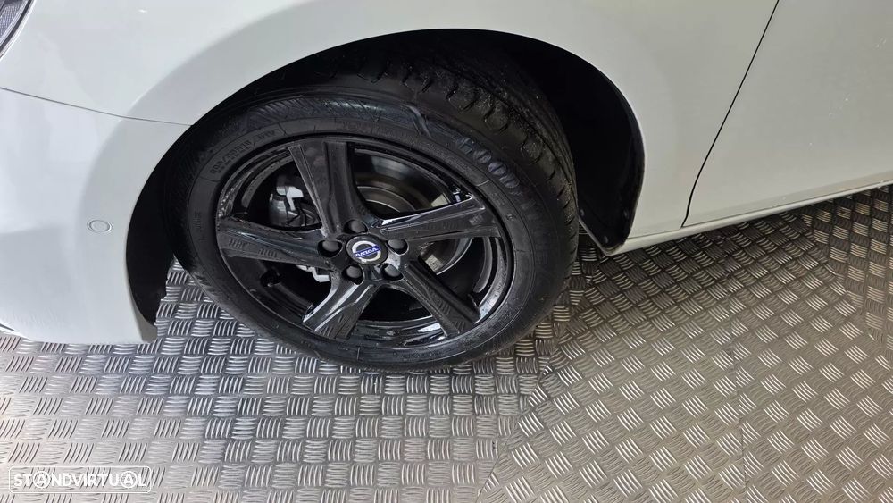 Volvo V40 2.0 D2 R-Design - 20