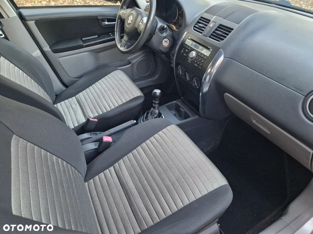 Suzuki SX4 2.0 DDiS Premium 4WD - 12