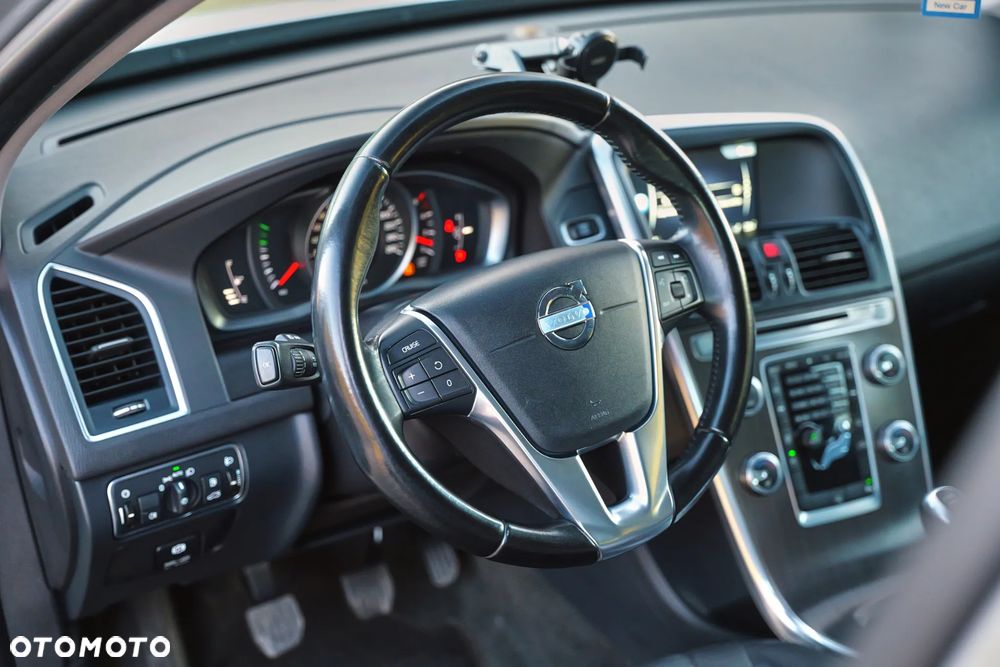 Volvo XC 60 D4 Momentum - 23