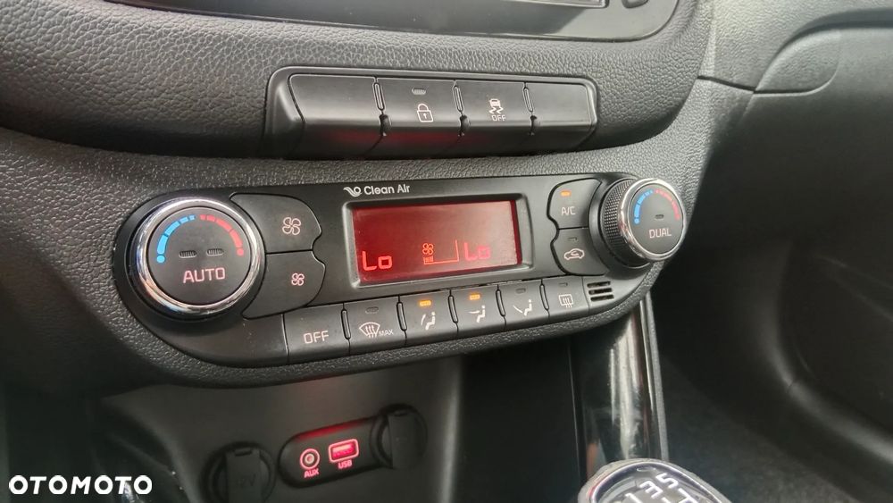 Kia Ceed - 27