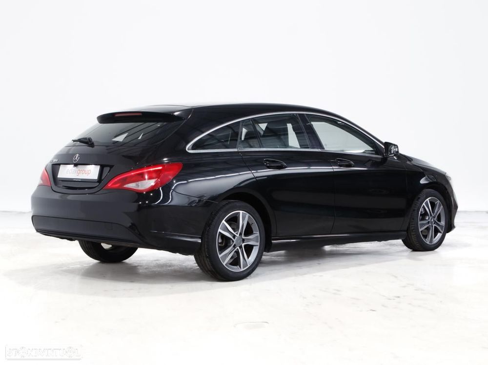 Mercedes-Benz CLA 180 d Shooting Brake - 3