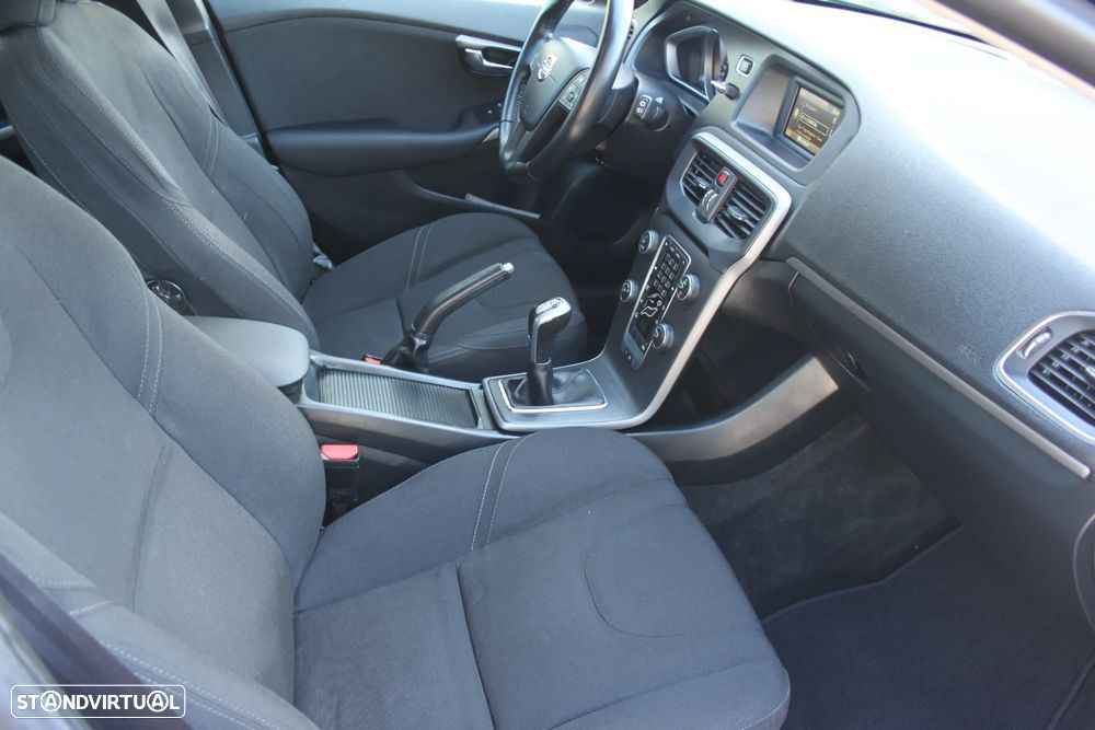 Volvo V40 2.0 D2 Momentum Eco - 16