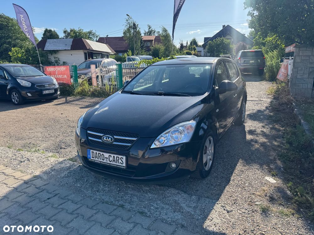 Kia Ceed - 11