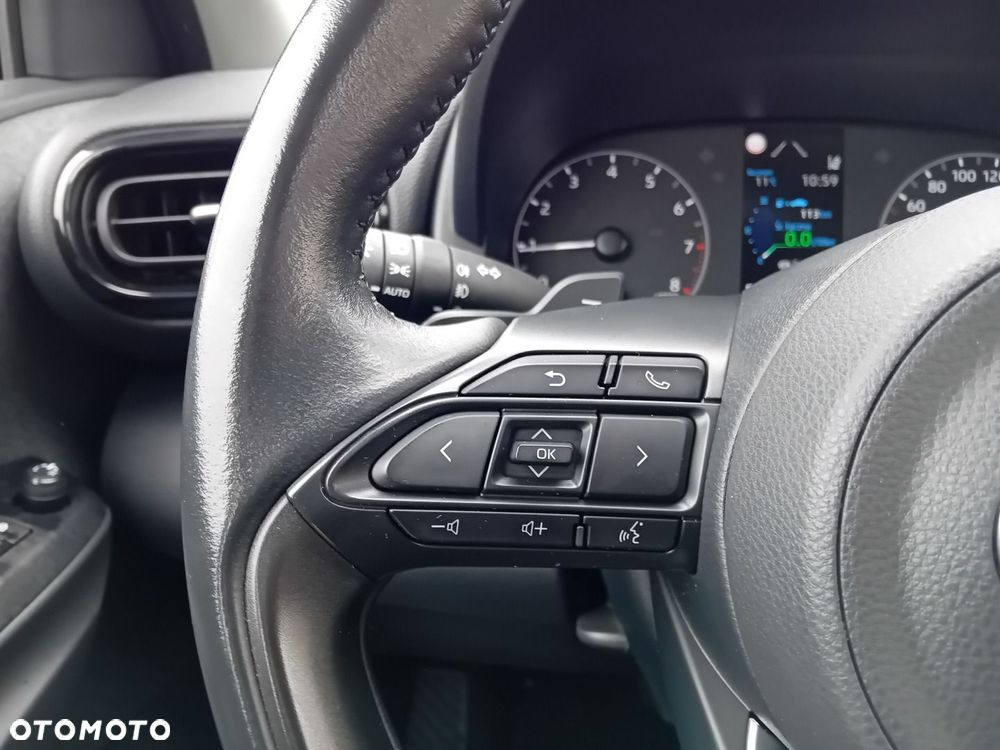 Toyota Yaris 1.5 Comfort CVT - 12