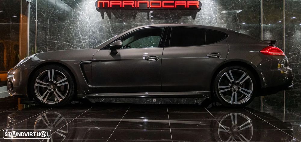 Porsche Panamera Standard - 1