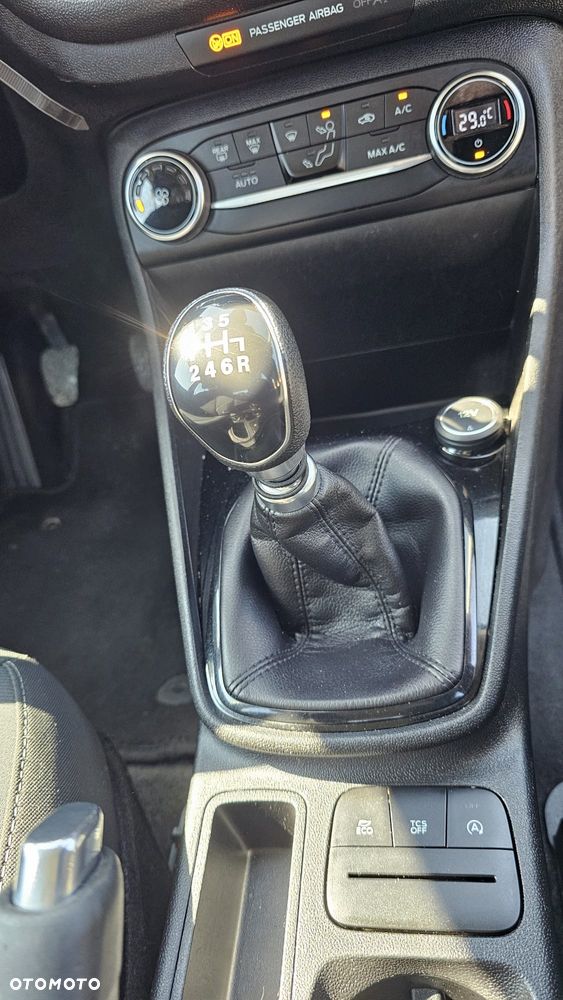 Ford Fiesta 1.5 TDCi Titanium - 23