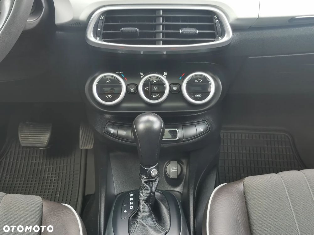 Fiat 500X 1.4 MultiAir Lounge DDCT - 22