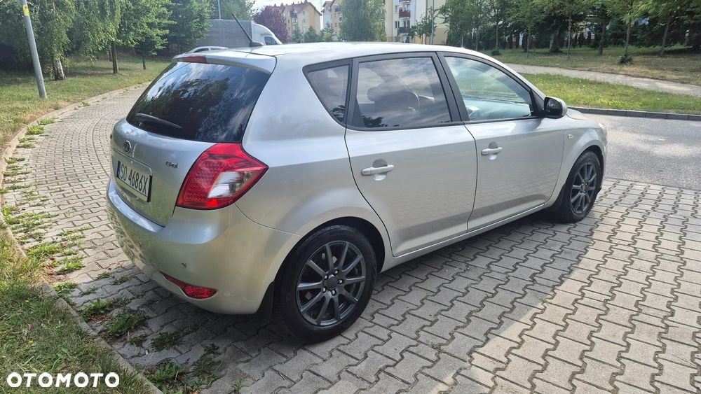 Kia Ceed 1.6 Crdi Comfort + - 3