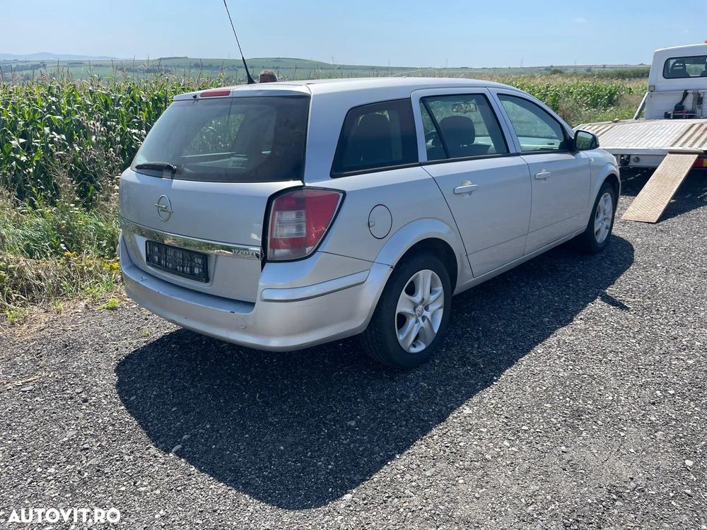 Dezmembrez piese Opel Astra H - 5