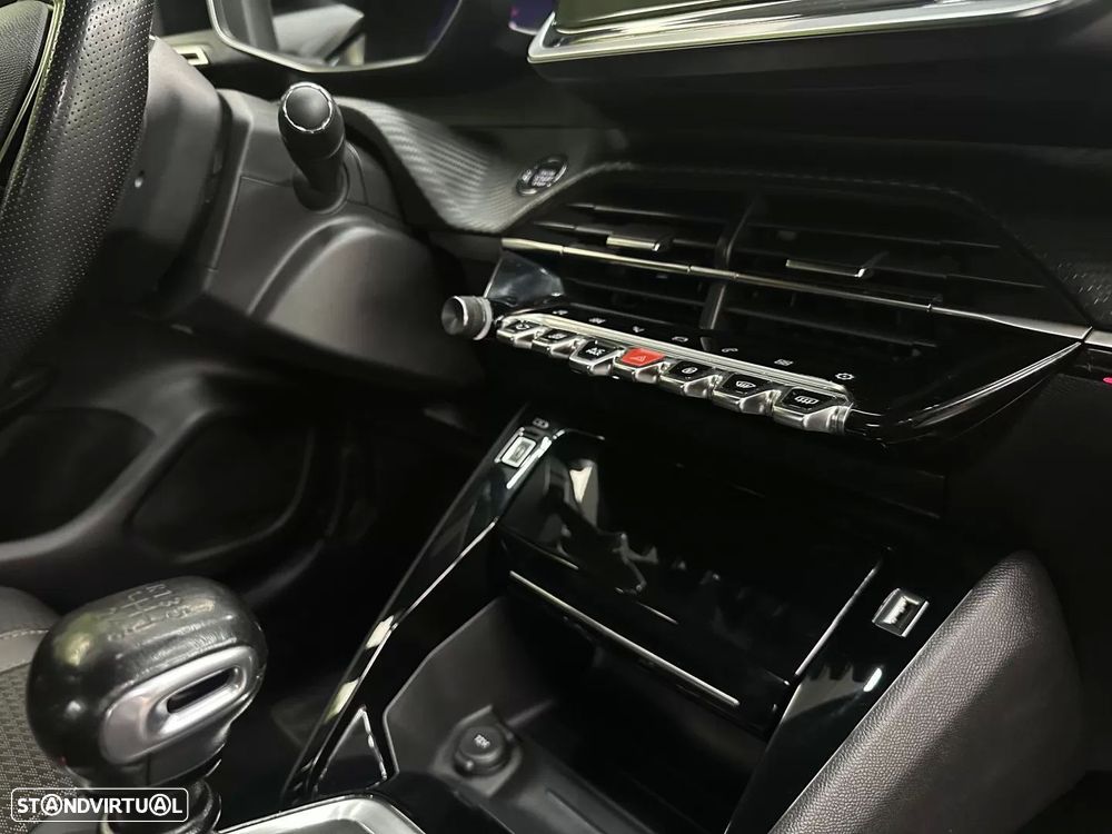 Peugeot 208 1.2 PureTech GT - 31