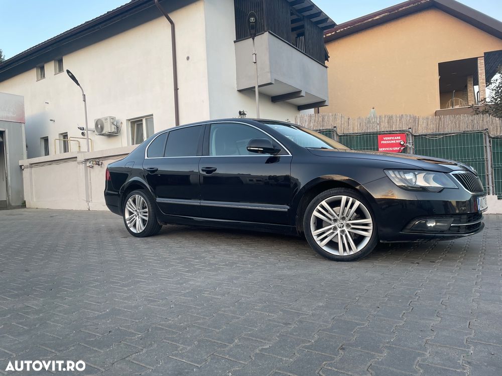 Skoda Superb 2.0 TDI DSG Ambition - 4