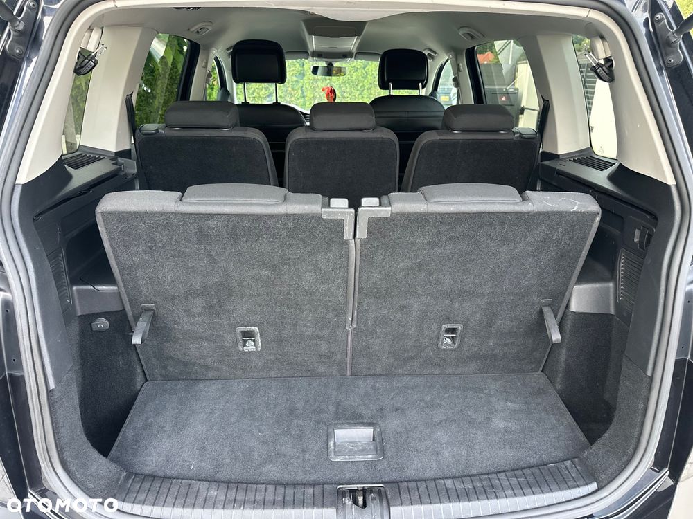 Volkswagen Touran 1.6 TDI SCR BlueMotion Technology Comfortline - 14
