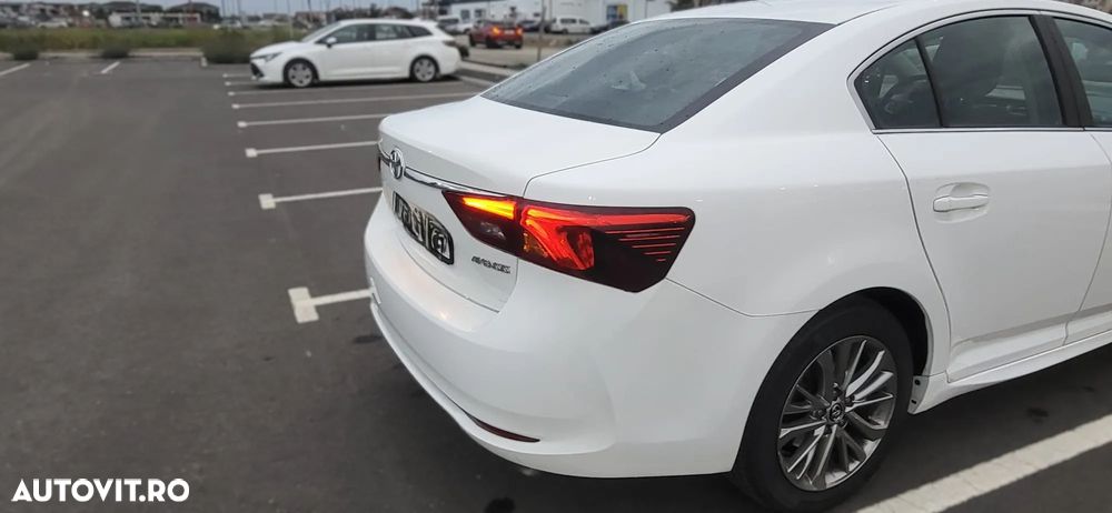 Toyota Avensis 2.0 D-4D Executive - 18