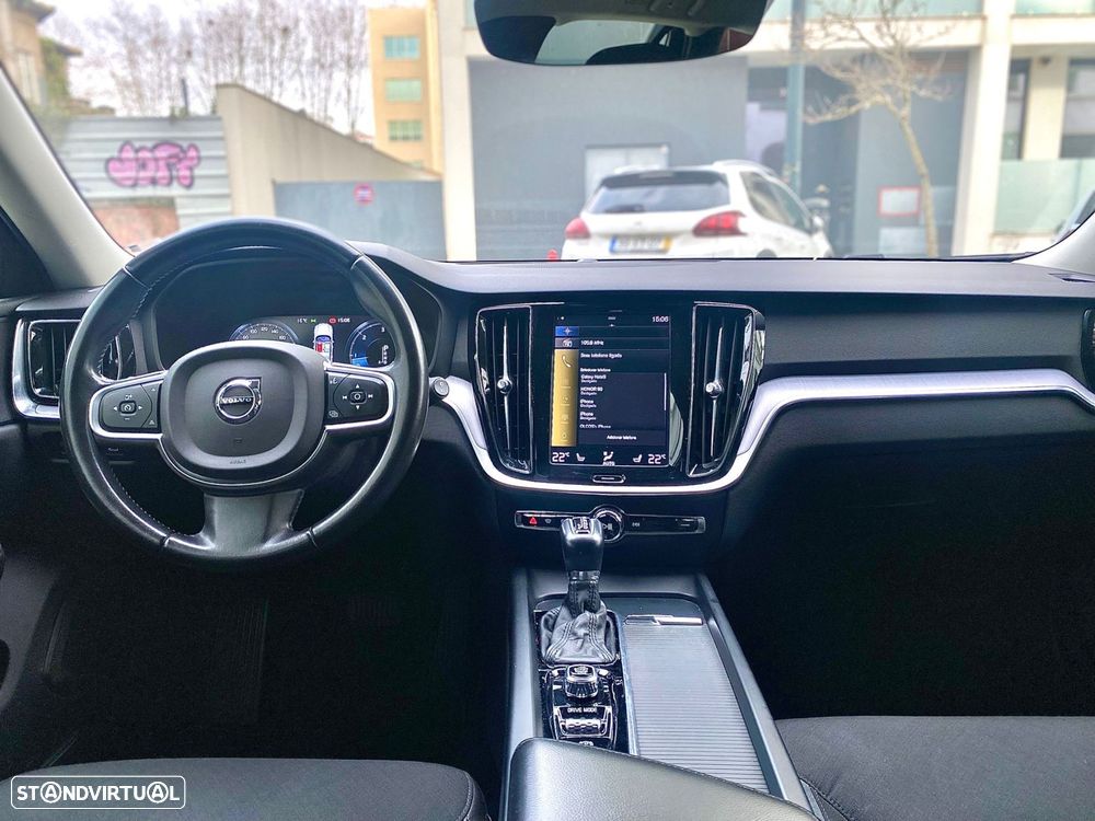 Volvo V60 2.0 D3 Momentum Geartronic - 14